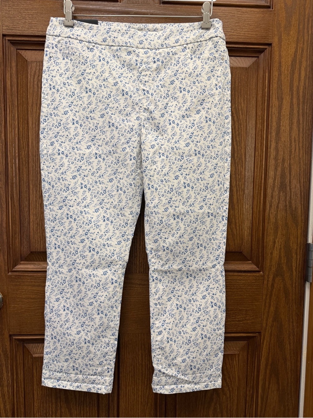 Mario Serrani Itali comfort stretch cuff Capri White with Blue Floral Print